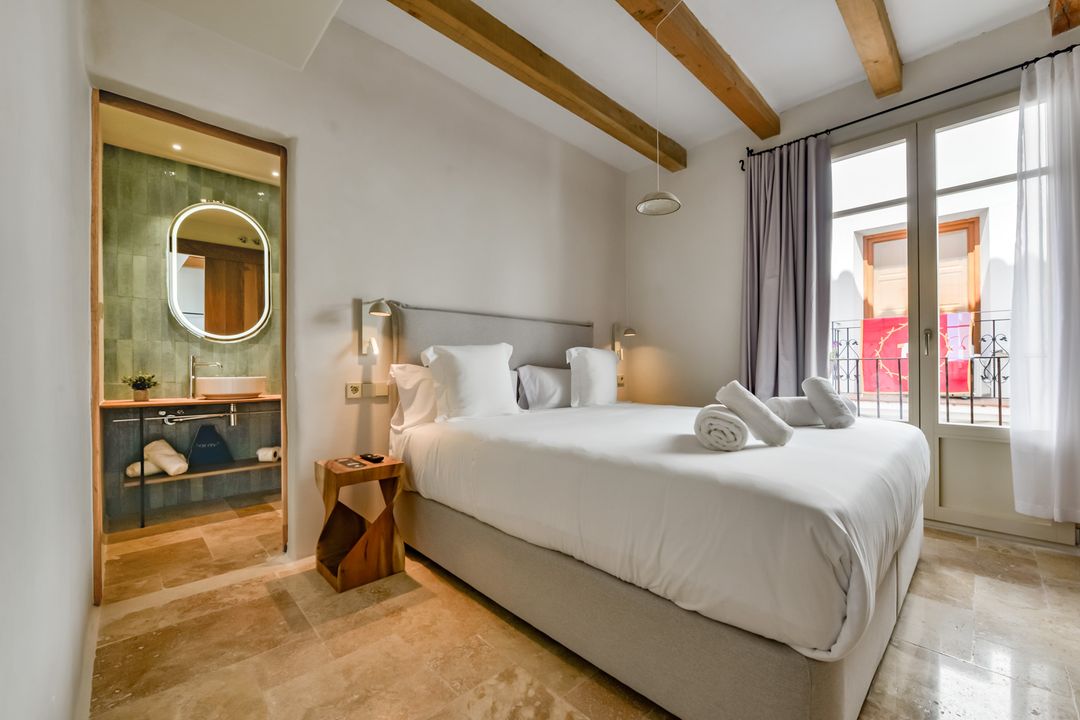 King room in the old town at Santa Barbara